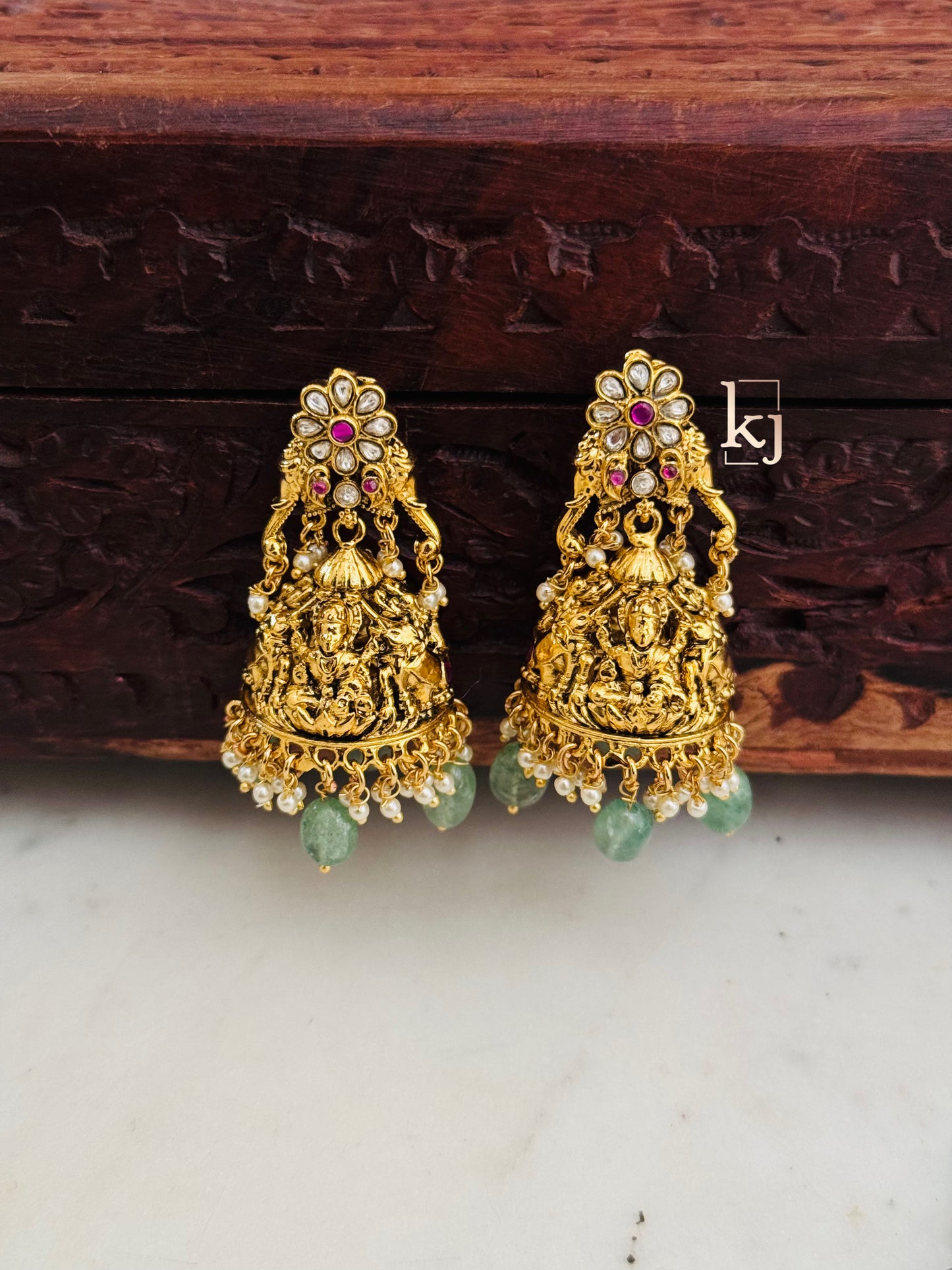 Kalyani pendant set