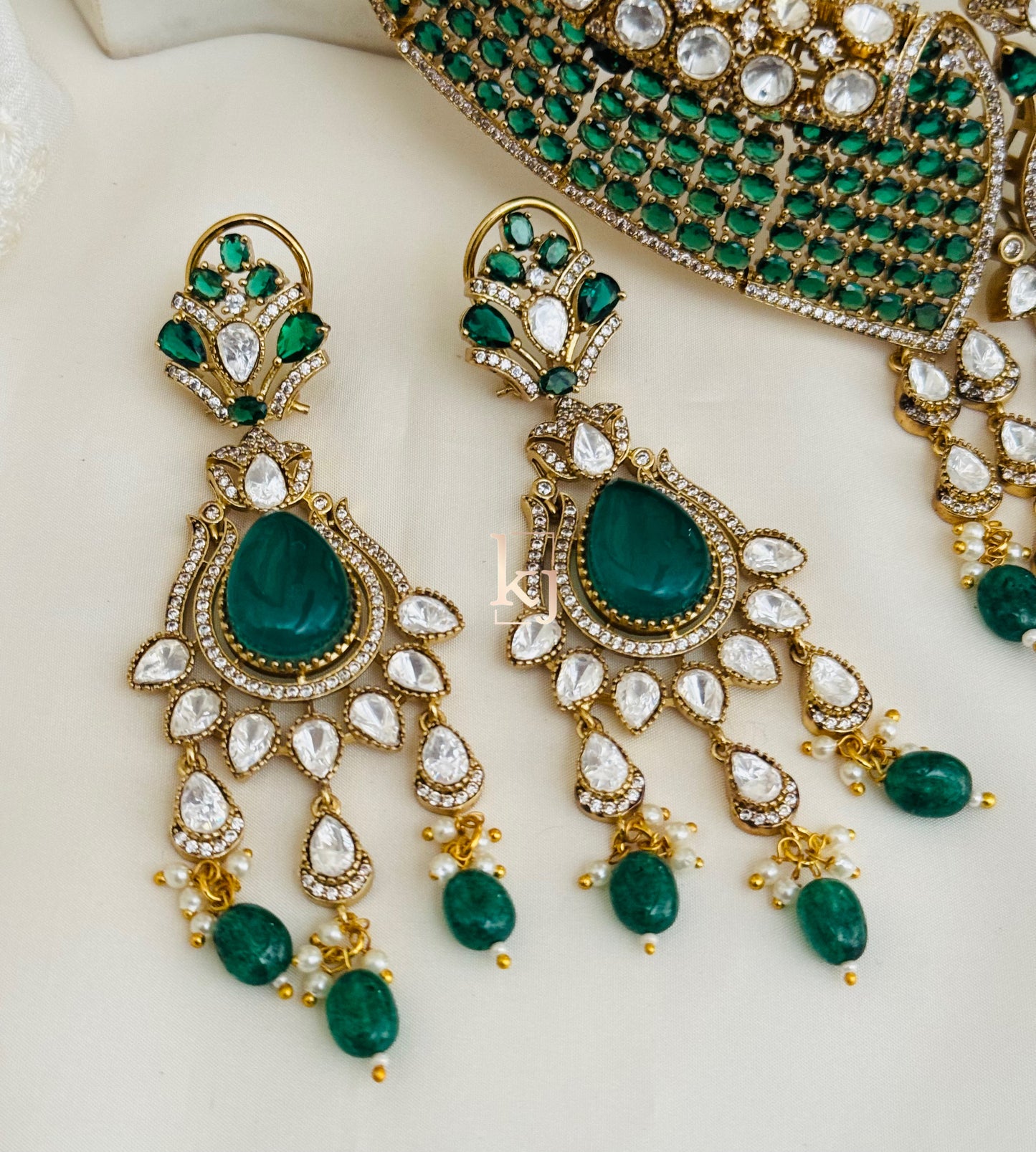 Sai Choker set