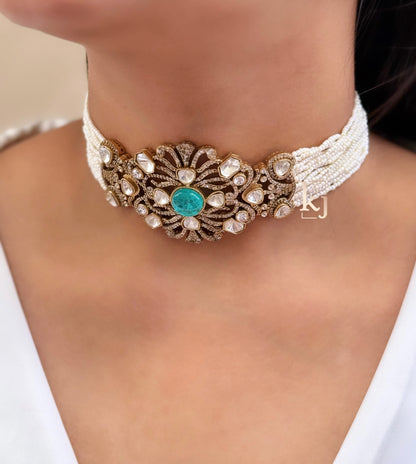Noila choker set