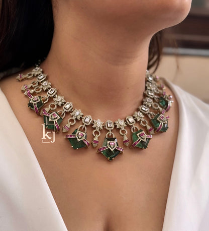 Sivara necklace set