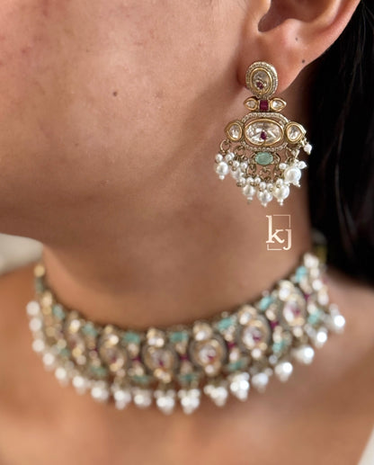 Nihira choker set