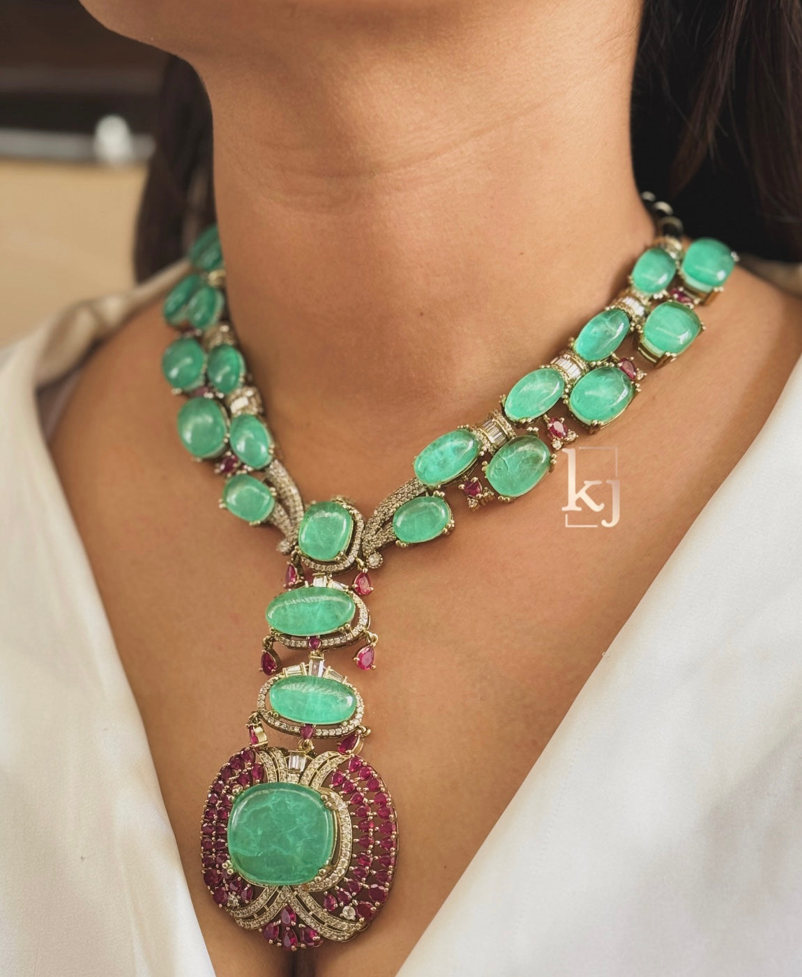 Zinnia pendant set