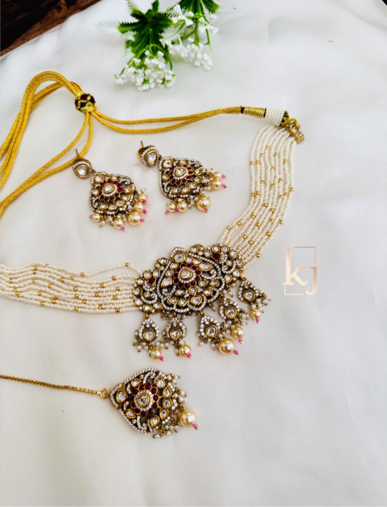 Stormi Choker set