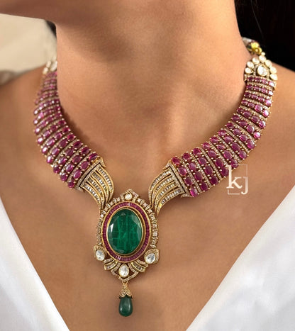 Shevin  necklace set