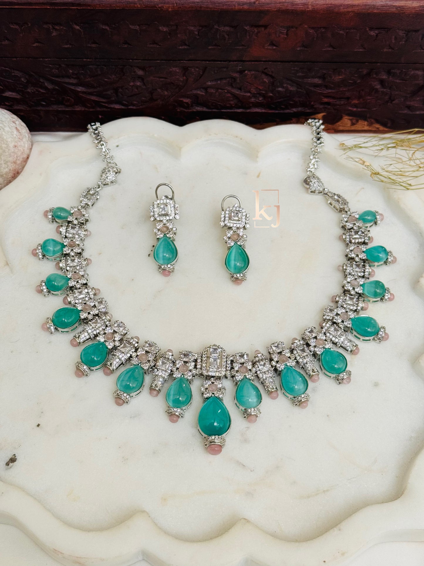 Agnes necklace set