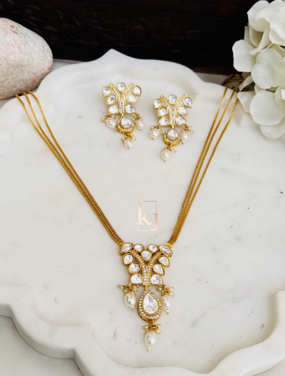 Prune elegant set