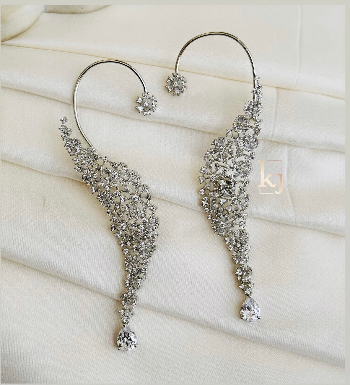 Lucid earcuff earrings