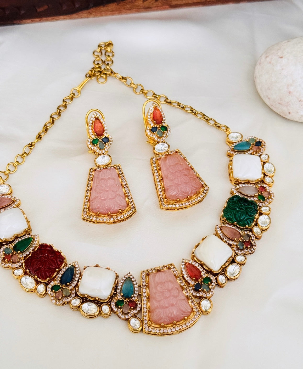 Dina necklace set