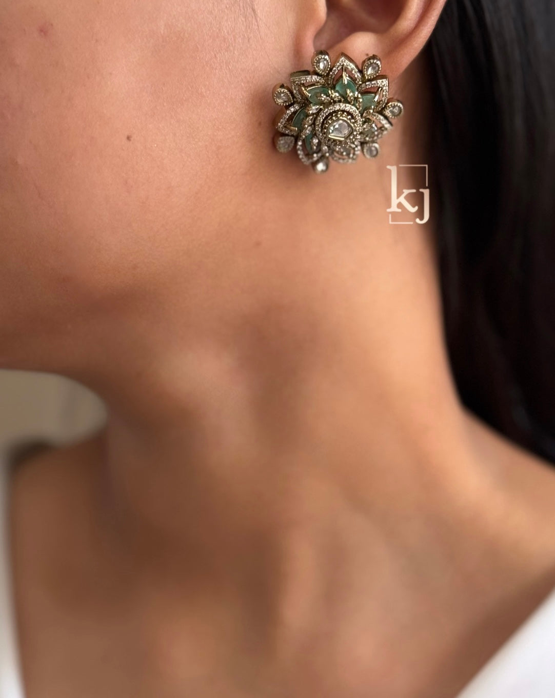 Atiksha earrings set
