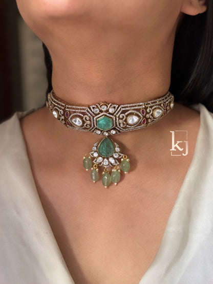 Miara choker set