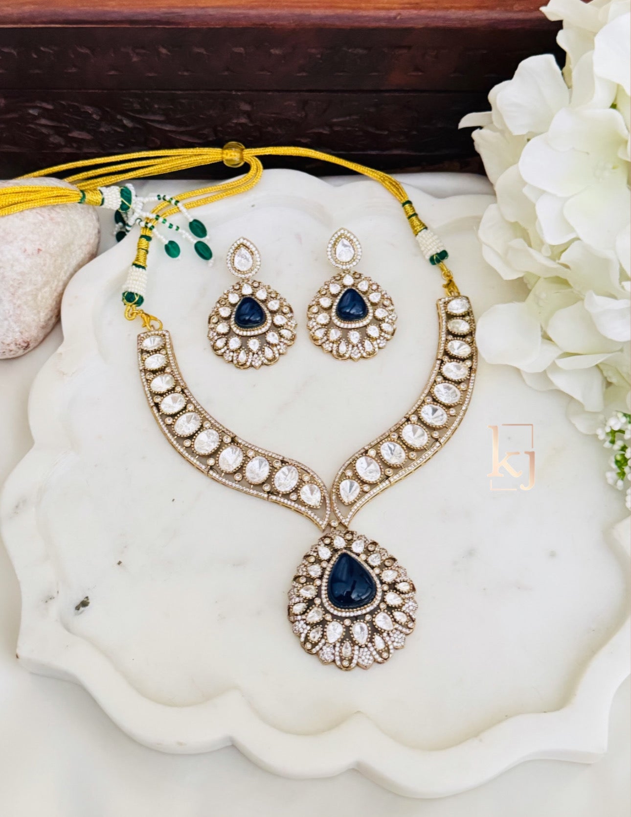 Esti Necklace set