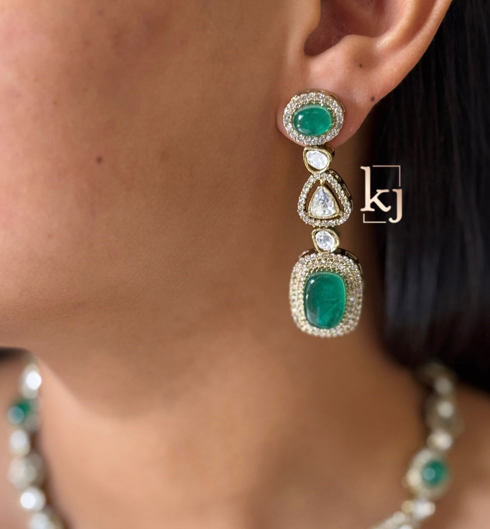 Nurin pendant set
