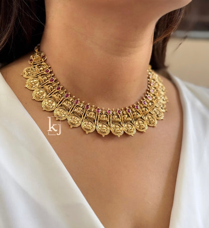 Nirvi necklace set