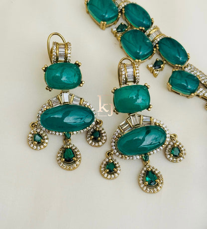 Zinnia pendant set