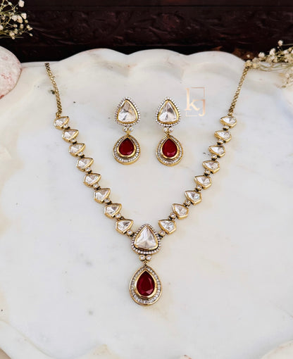 Xlya necklace set