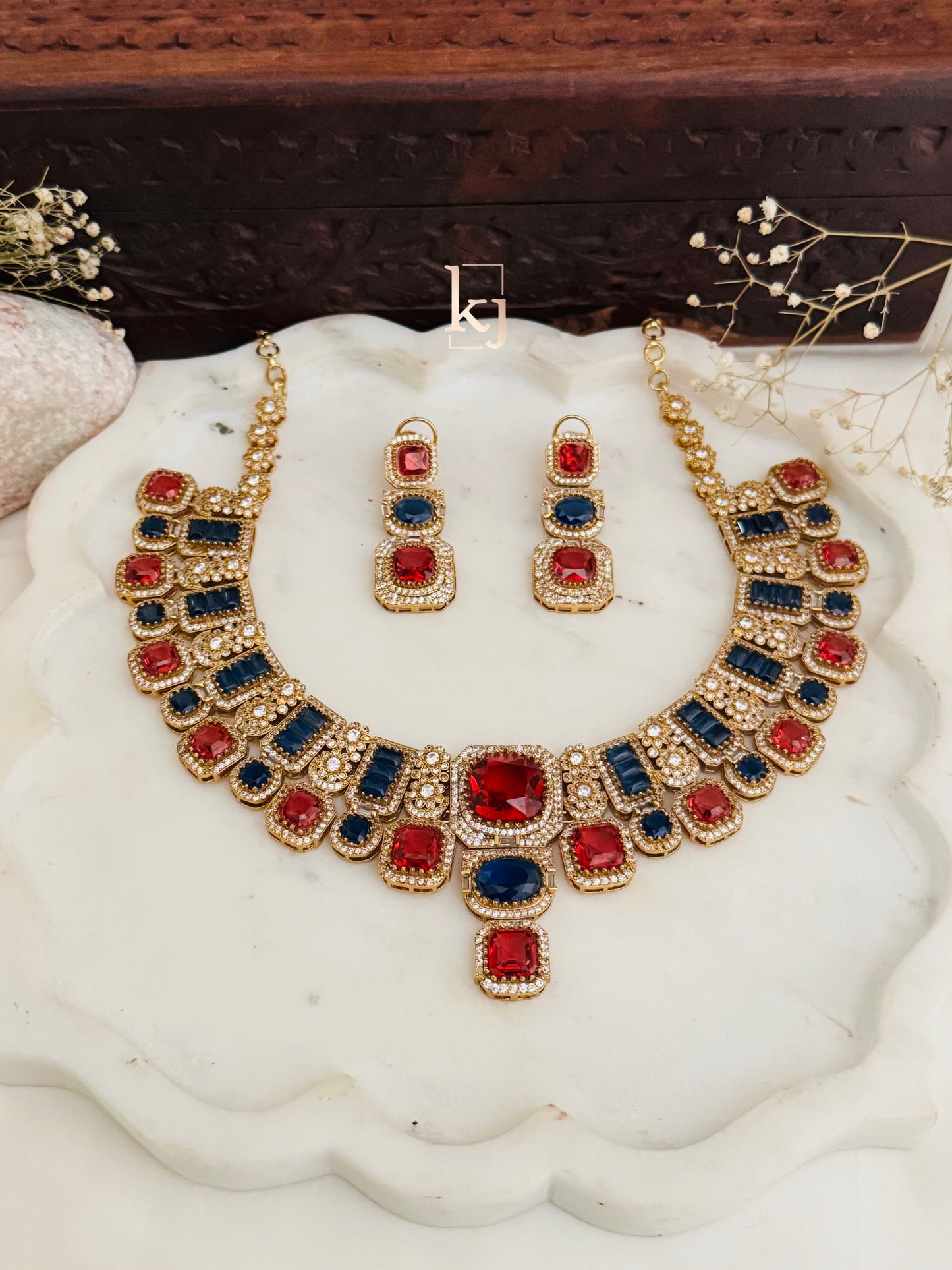 Firna necklace set