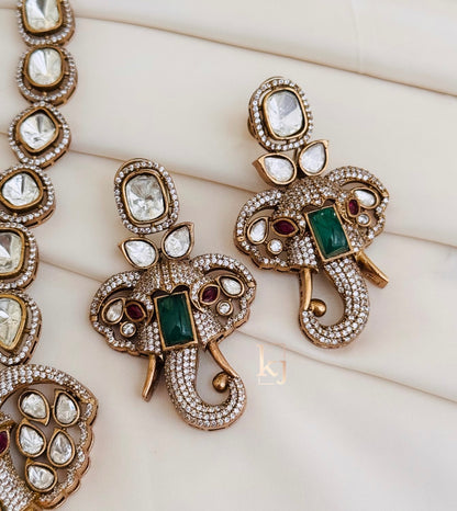 Tirasa necklace set