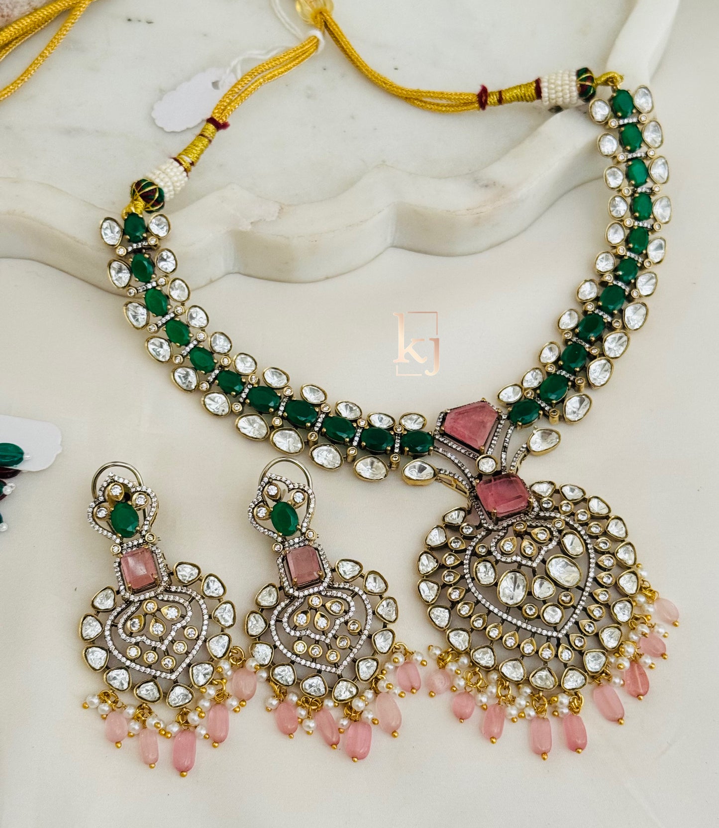 Dizana necklace set