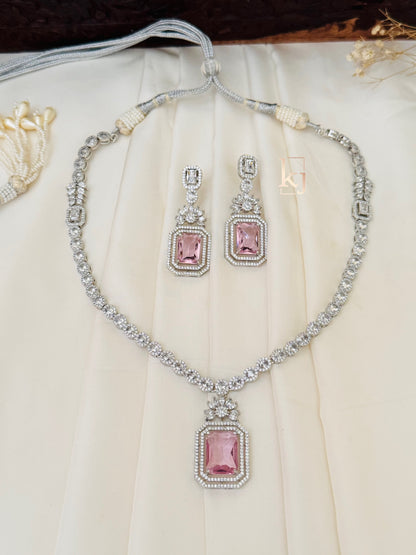 Lyla necklace set