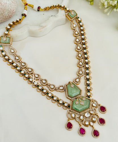 Iva necklace set