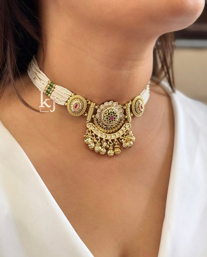 Trasvi necklace set
