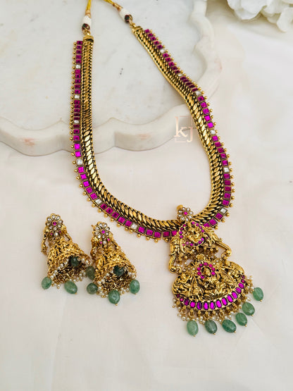 Kalyani pendant set