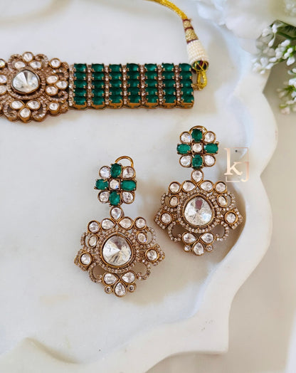 Vivia Choker set