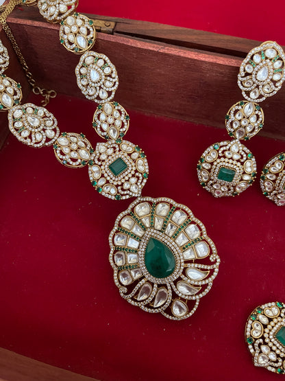 Erica Pendant set