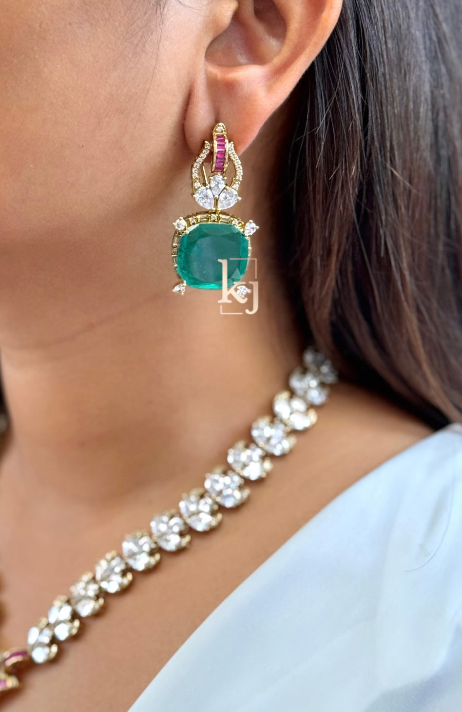 Denial necklace set