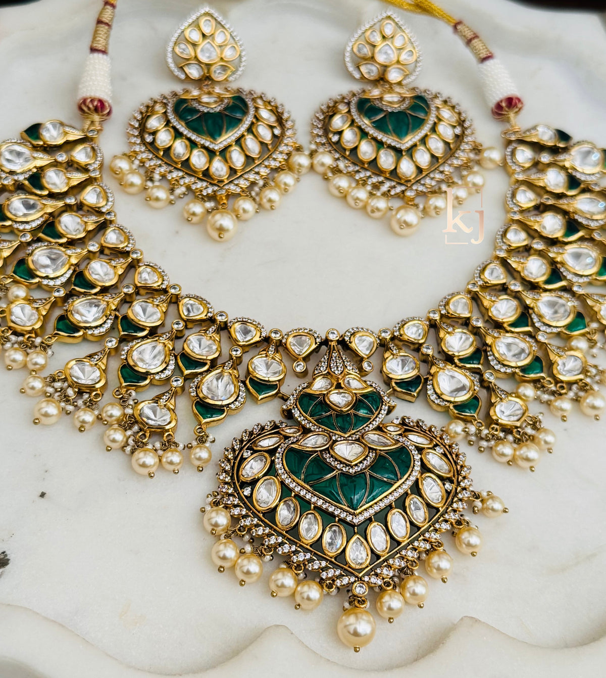 Reign necklace set