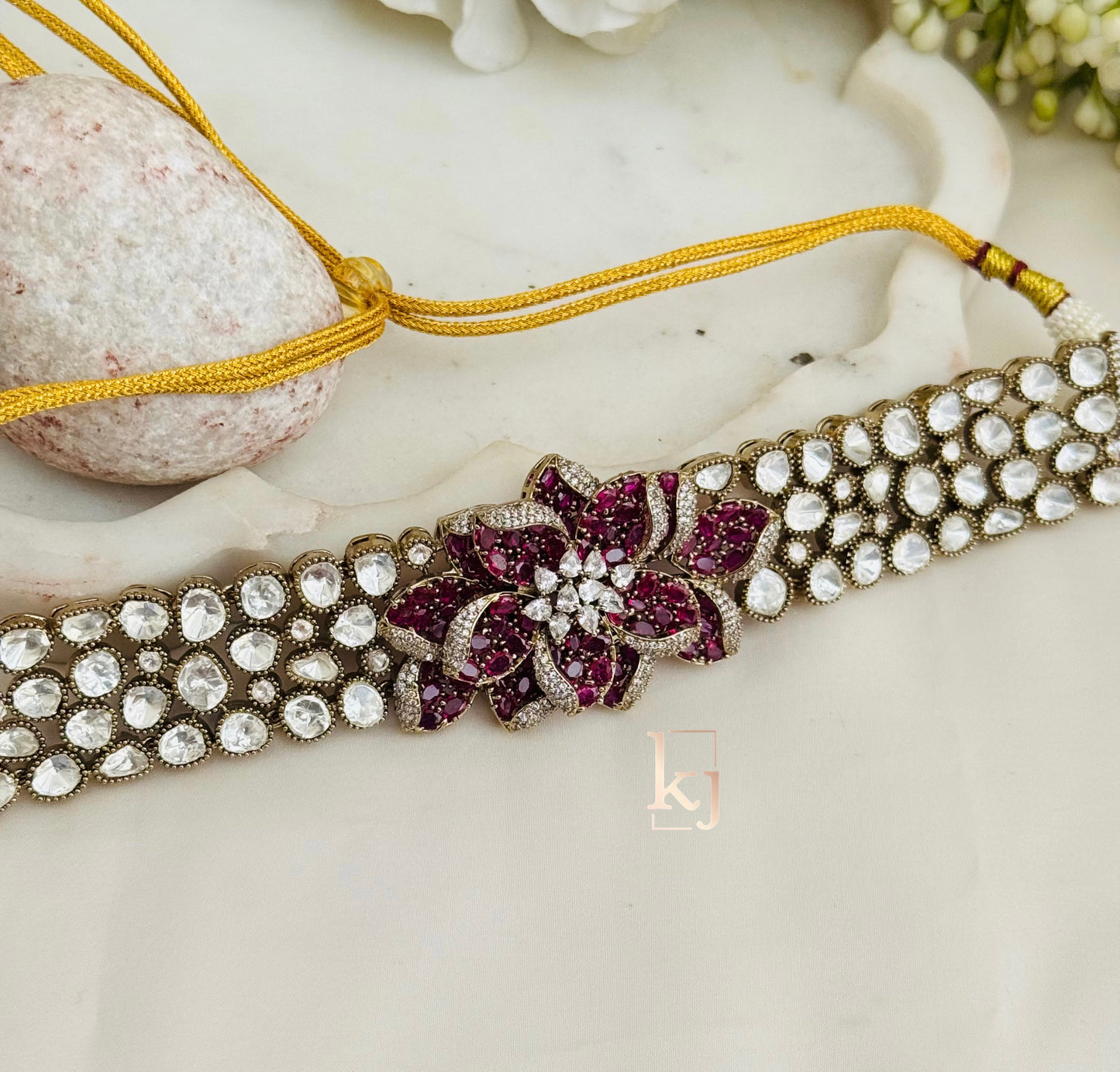 Petal choker set