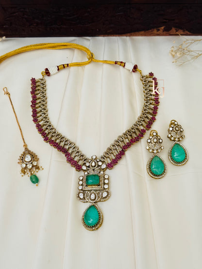 Shiyaa necklace set