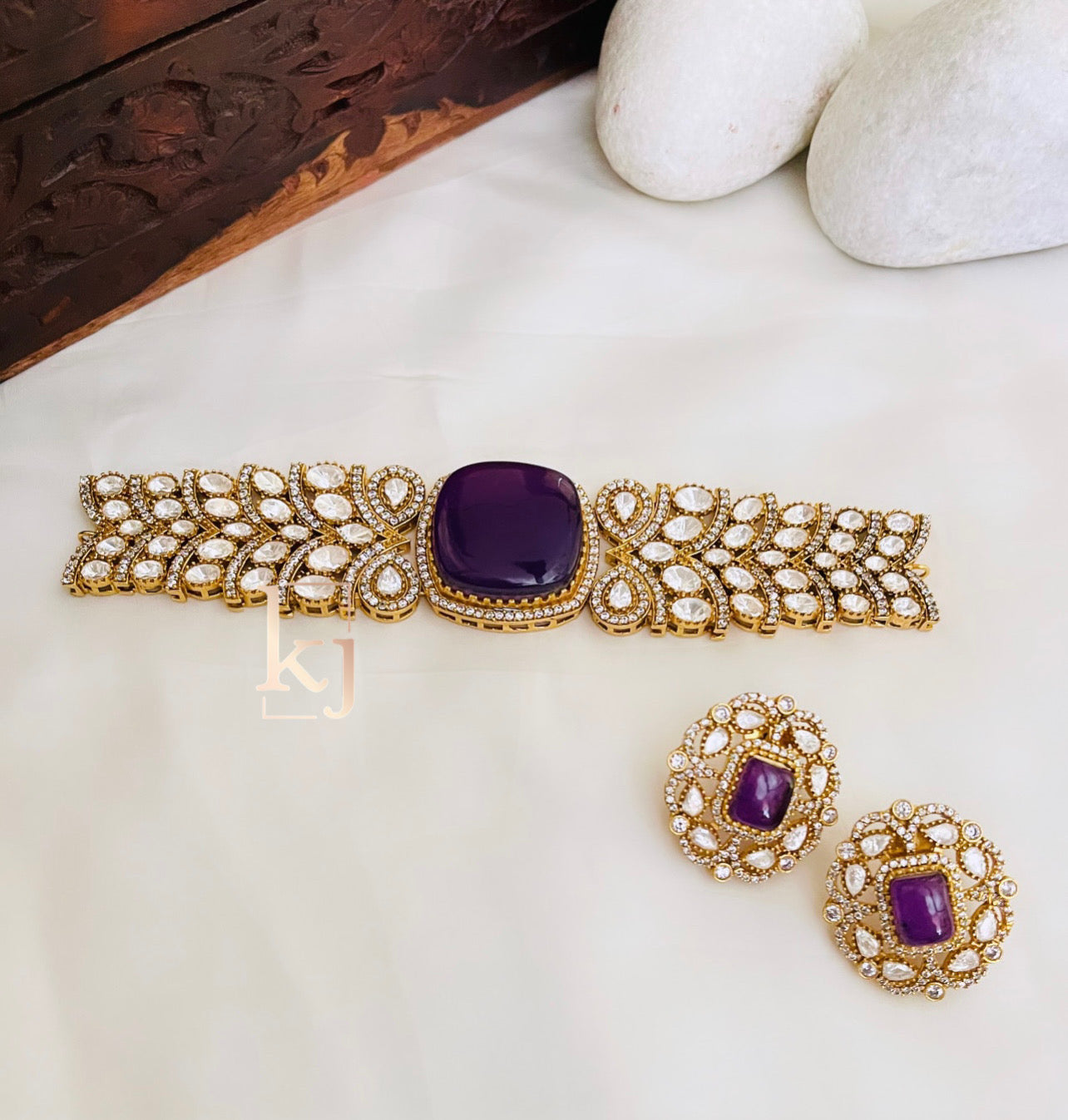 Anaya Choker set