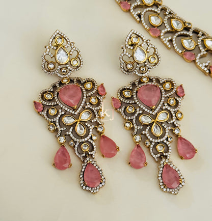 Flowi necklace set