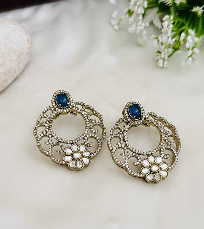 Laghuvi Earrings set