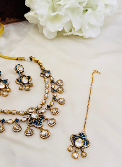 Cora necklace set