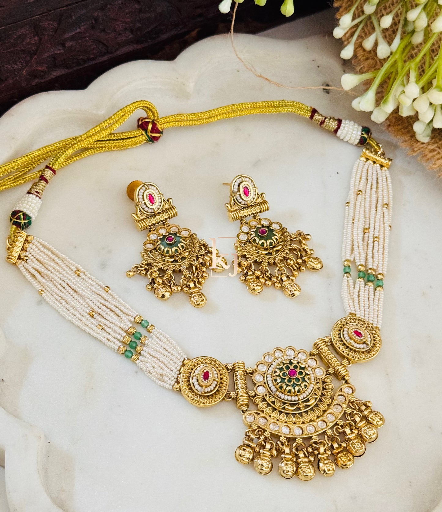 Trasvi necklace set