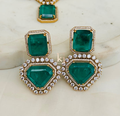 Hyunda necklace set