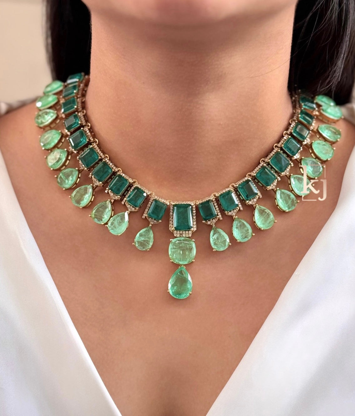 Leila necklace set