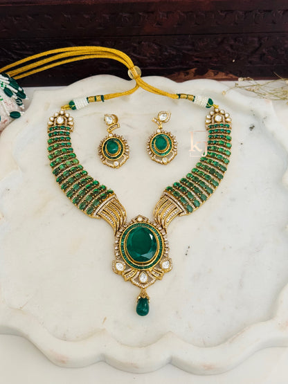 Shevin necklace set