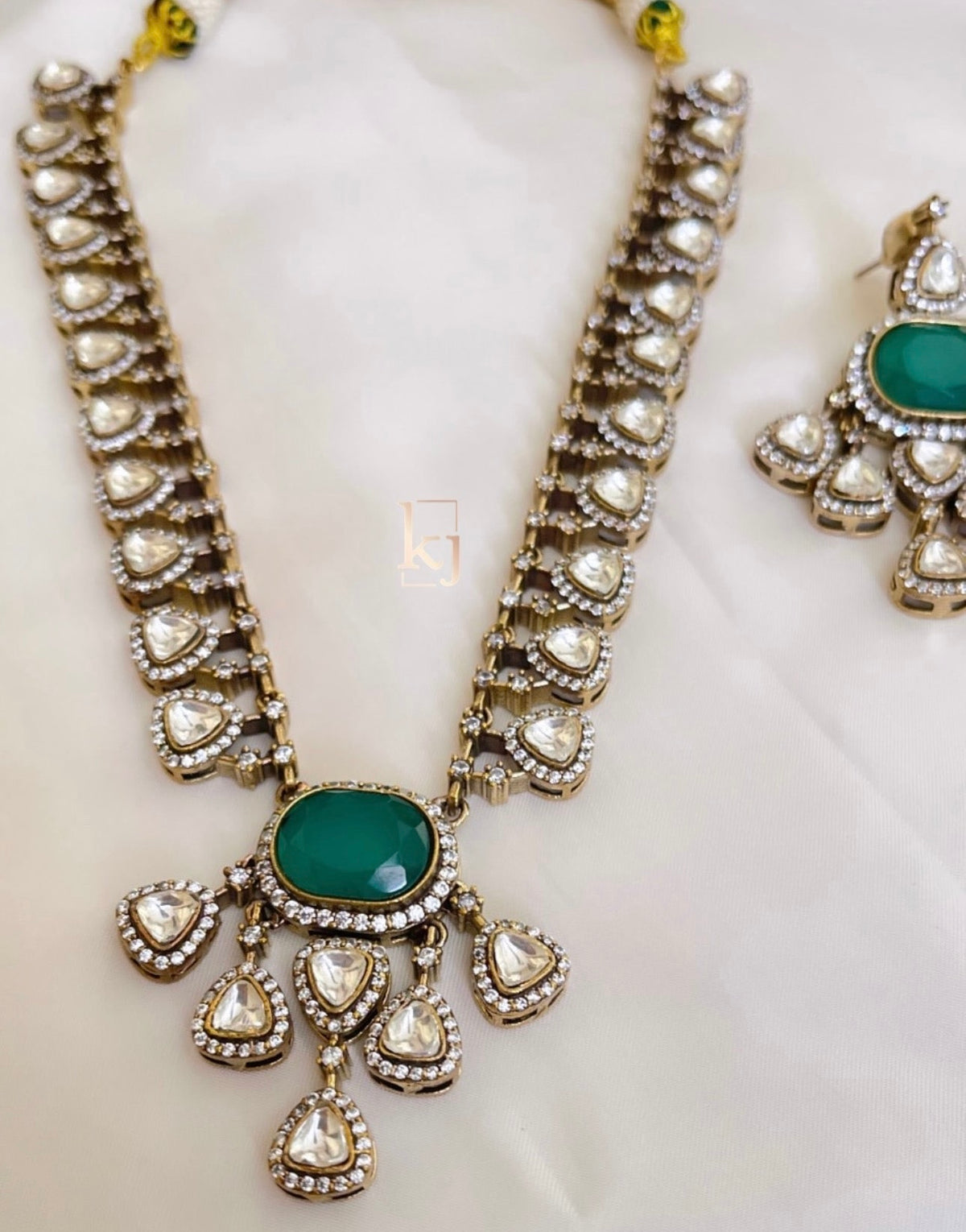 Alaya necklace set