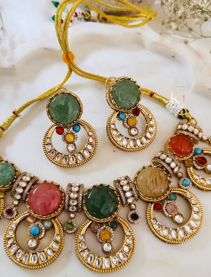 Inez choker set