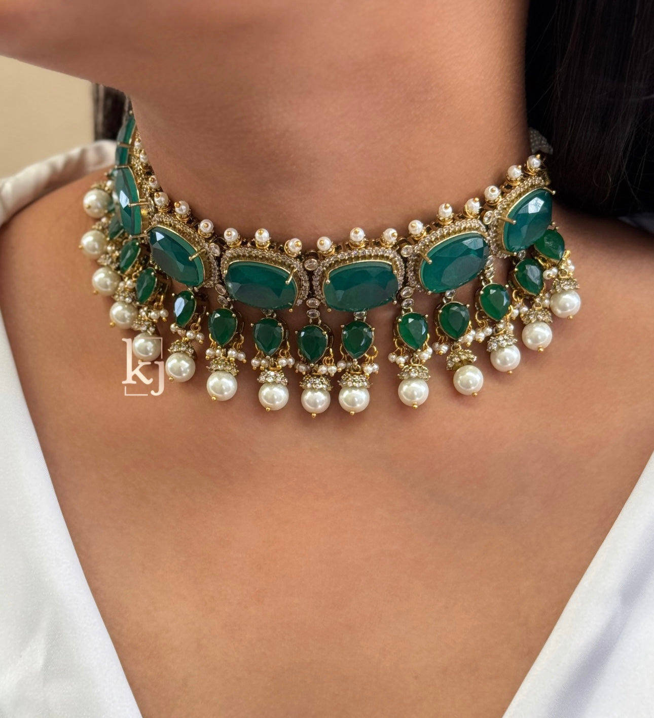 Minani choker set
