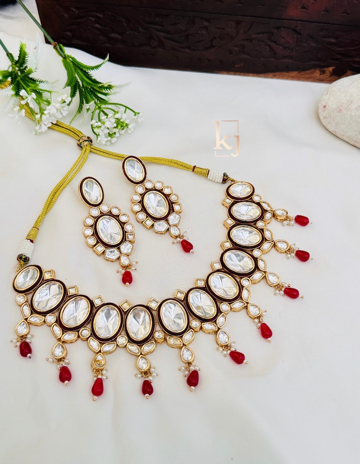 Aeraa Choker set