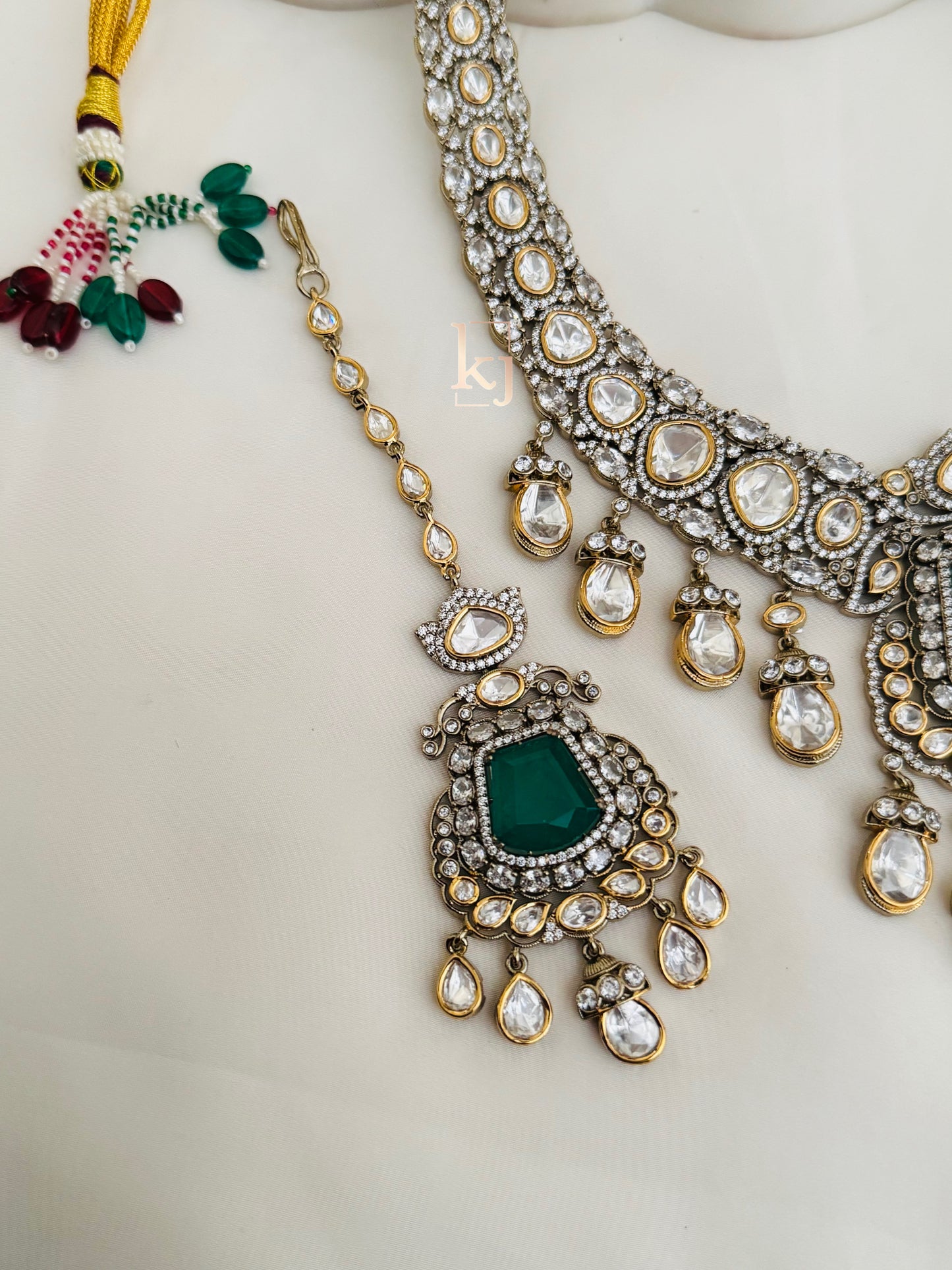 Leigh necklace set