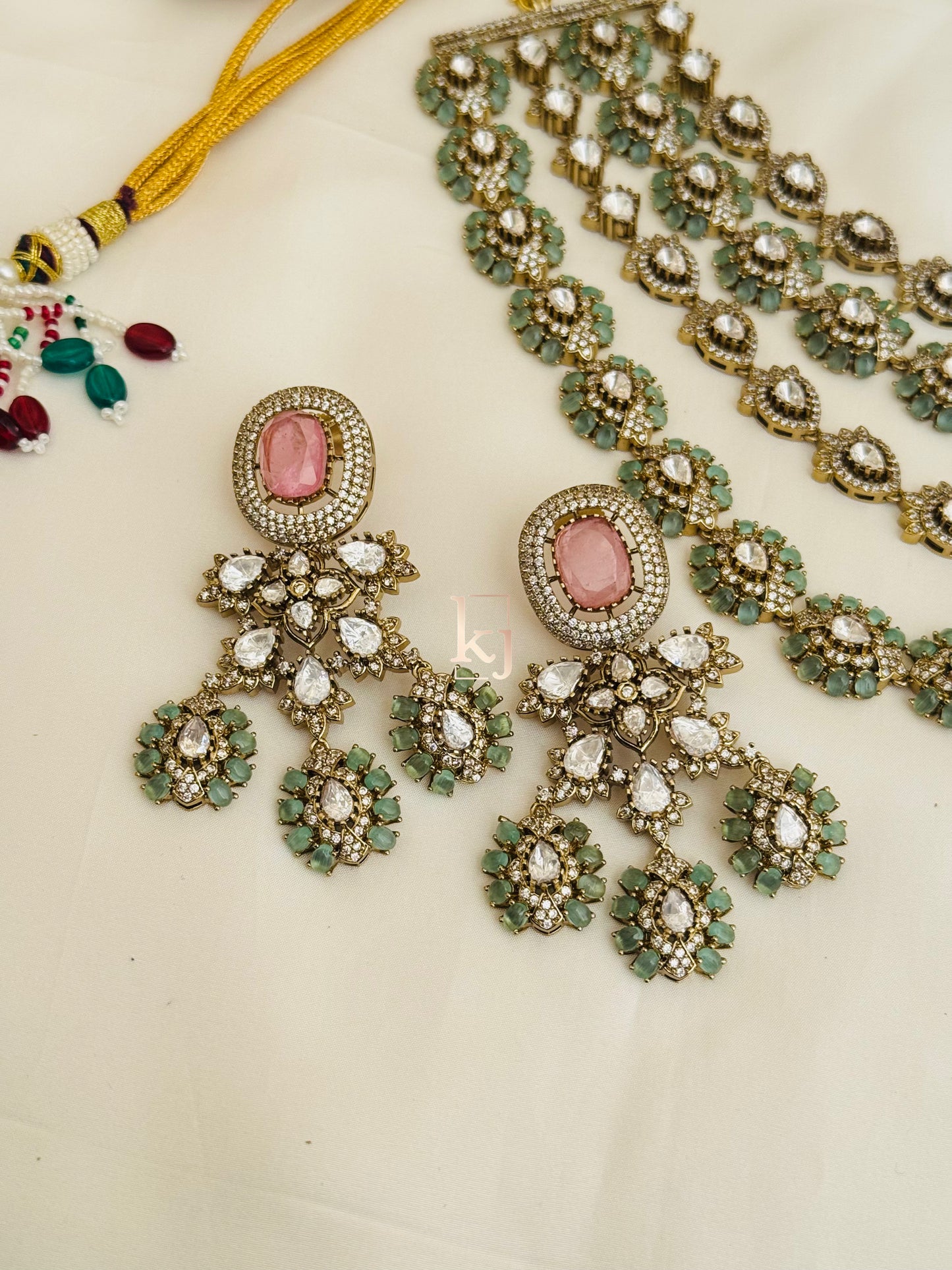 Idalia necklace set