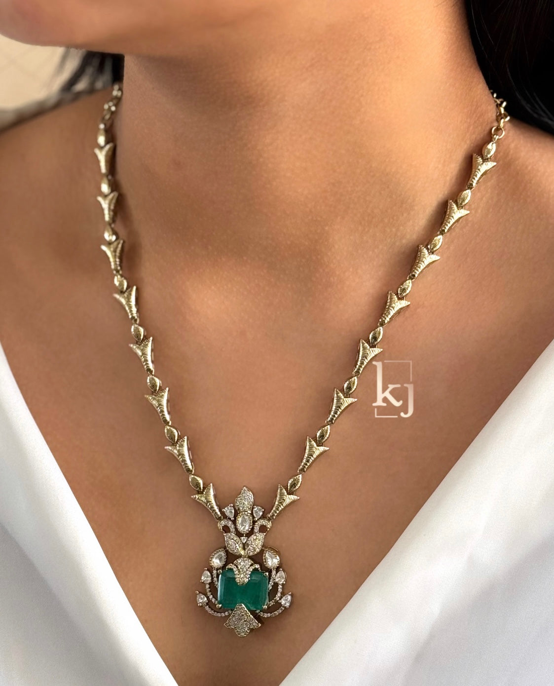 Royce pendant set