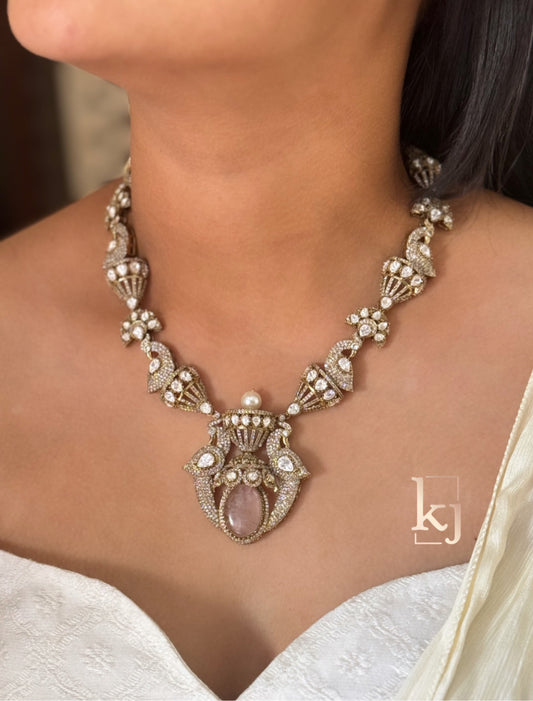 Nicolette necklace set