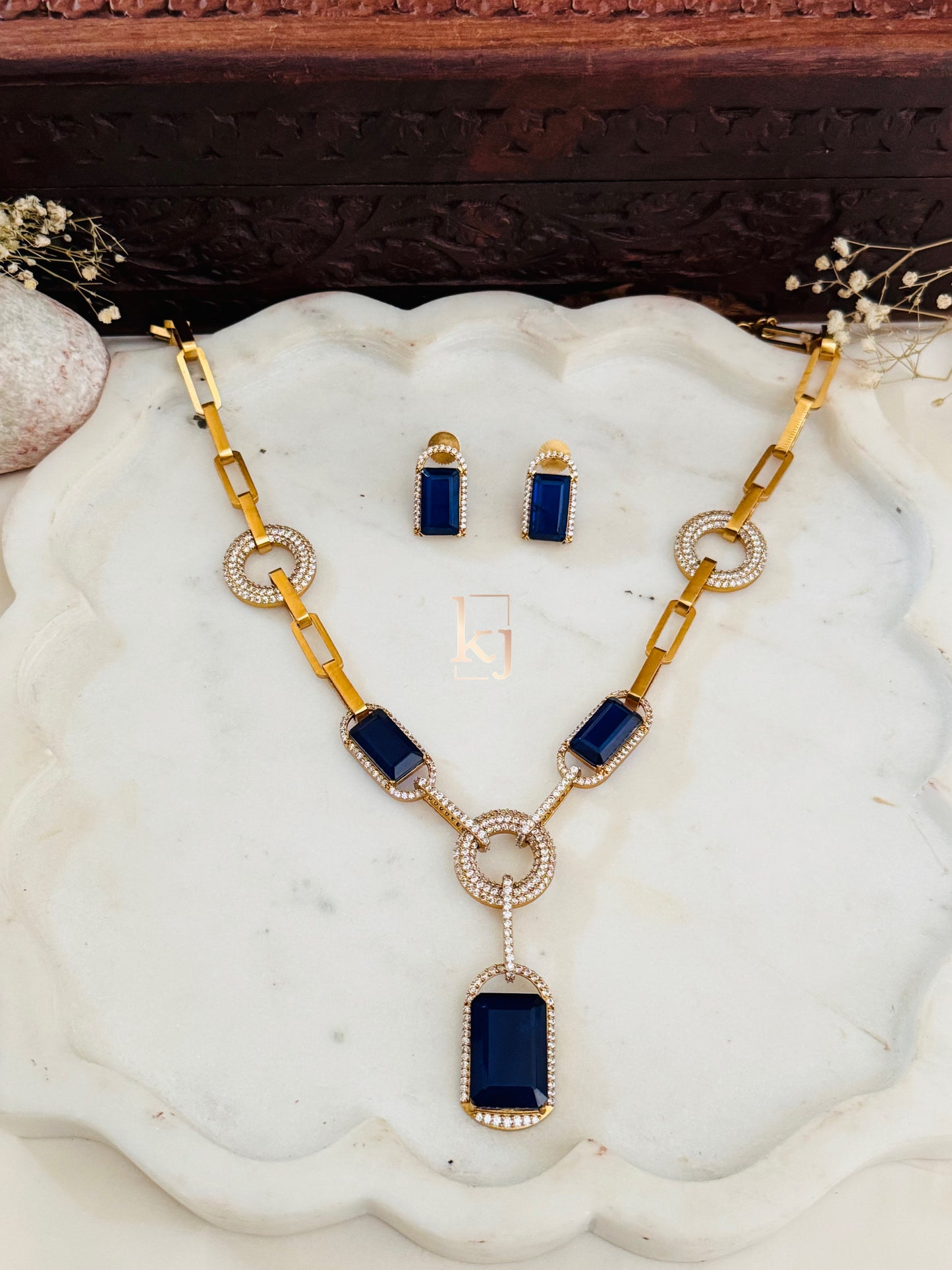 Finley necklace set