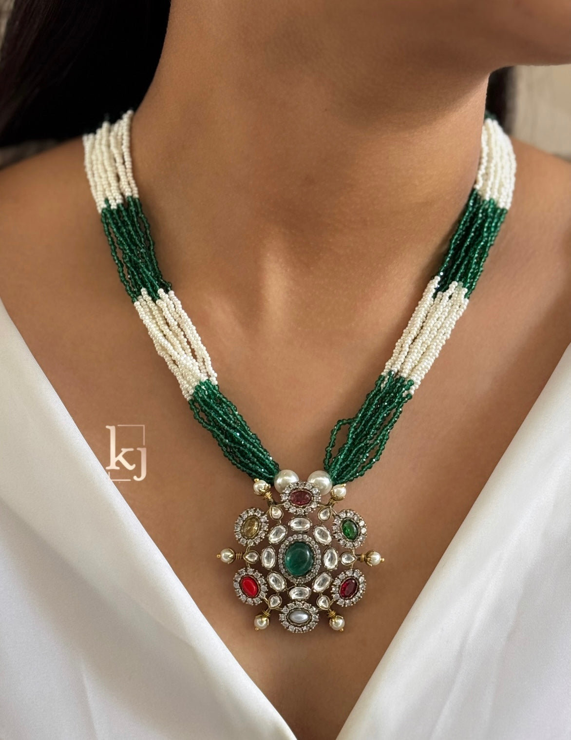 Gertrude pendant set